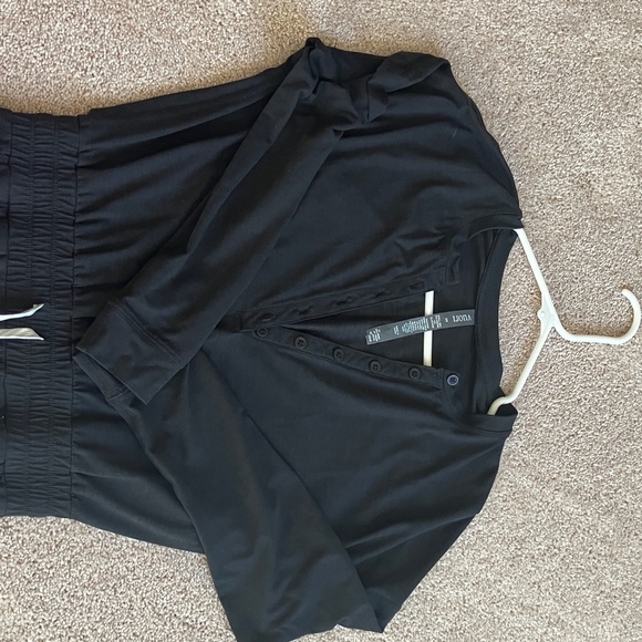 Black Vuori Henley Jumpsuit
Excellent condition 
XS - Picture 5 of 7